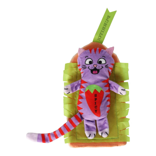 Kat speelt enthousiast met de Purrito Burrito, een grappig kattenspeeltje met catnip en ritselgeluiden dat jachtinstincten prikkelt.