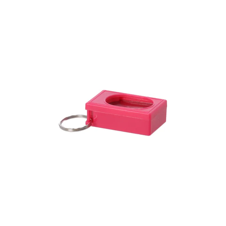 Compacte trainingsclicker voor honden, geleverd in assorti kleuren. Geeft een duidelijk, consistent klikgeluid voor positieve bekrachtiging tijdens training.